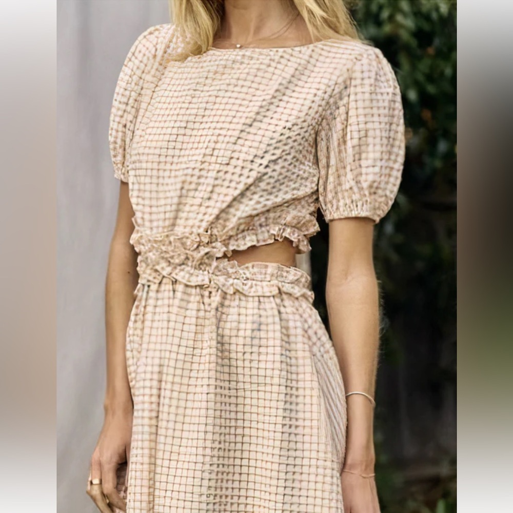 Checked Blush Midi Dress with Puff Sleeves and Waist Cutout